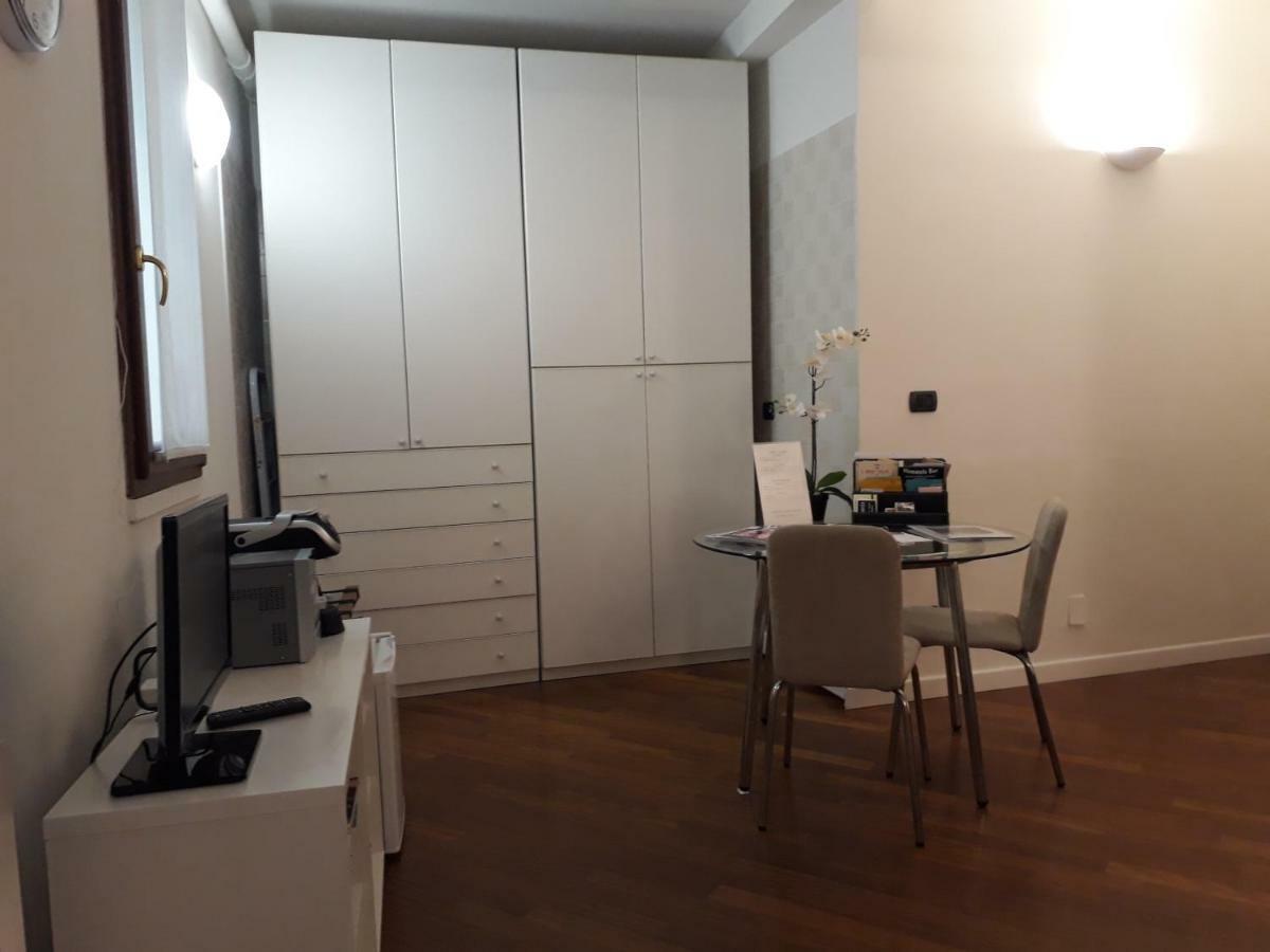 Suite Del Borgo - Affittacamere - Guest House Bolonya Dış mekan fotoğraf